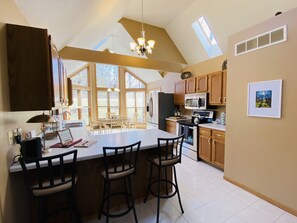 Mikrowelle, Ofen, Herdplatte, Geschirrspüler