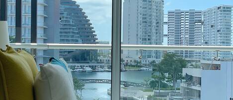 3 dormitoris, planxa i posts de planxar, wifi i roba de llit