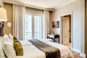 3 Schlafzimmer, Schreibtisch, Bügeleisen/Bügelbrett, WLAN