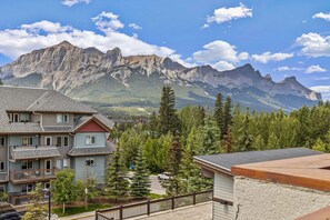 Exterior - Mountain View Condo in Canmore (Canmore)