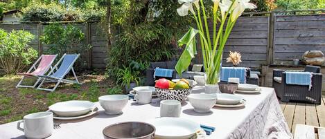 屋外ダイニングエリア