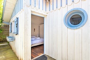 3 bedrooms, iron/ironing board, travel cot, WiFi