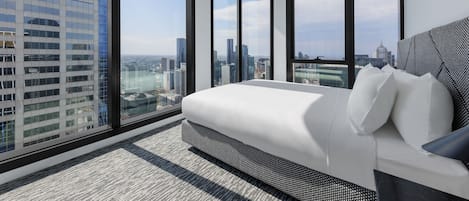 3 Bedroom Bayview Penthouse | In-room safe, soundproofing, iron/ironing board, cots/infant beds