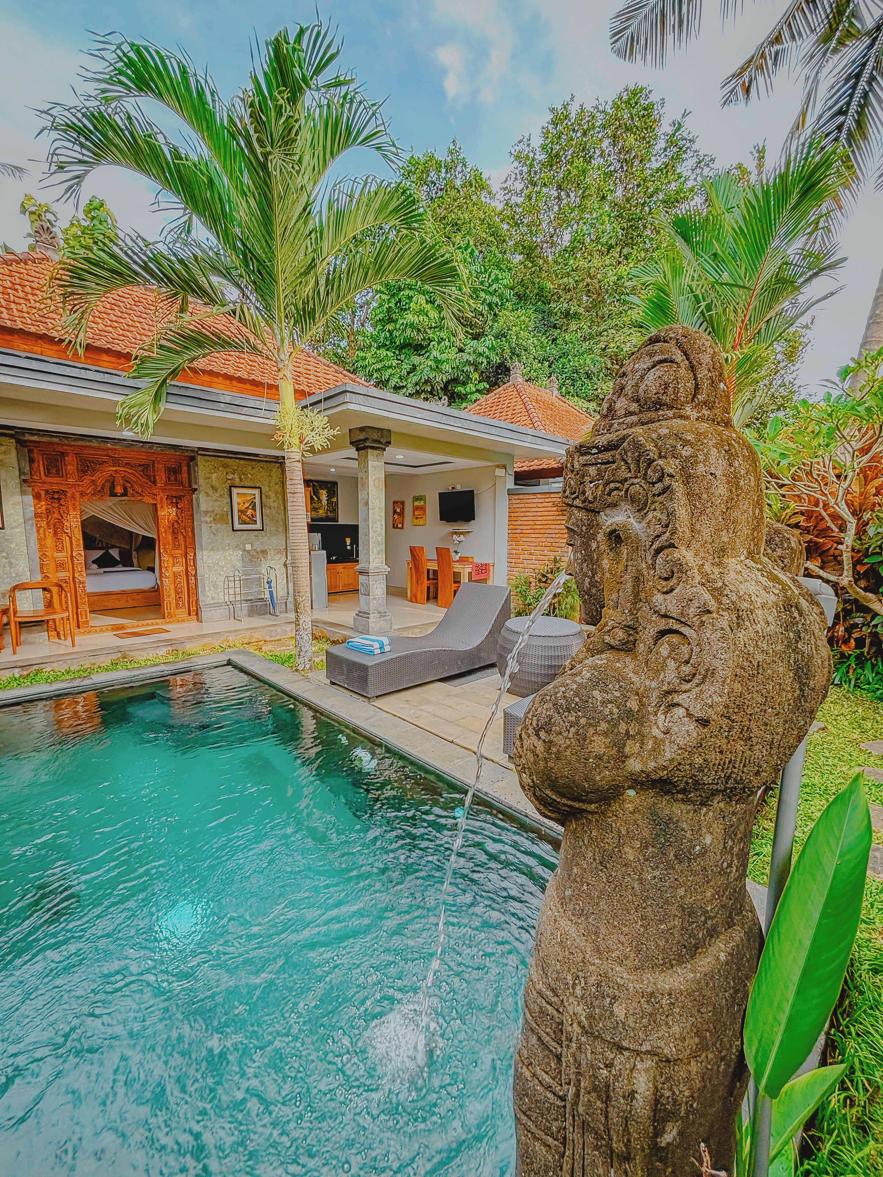 Biệt thự trăng mật | Hiên