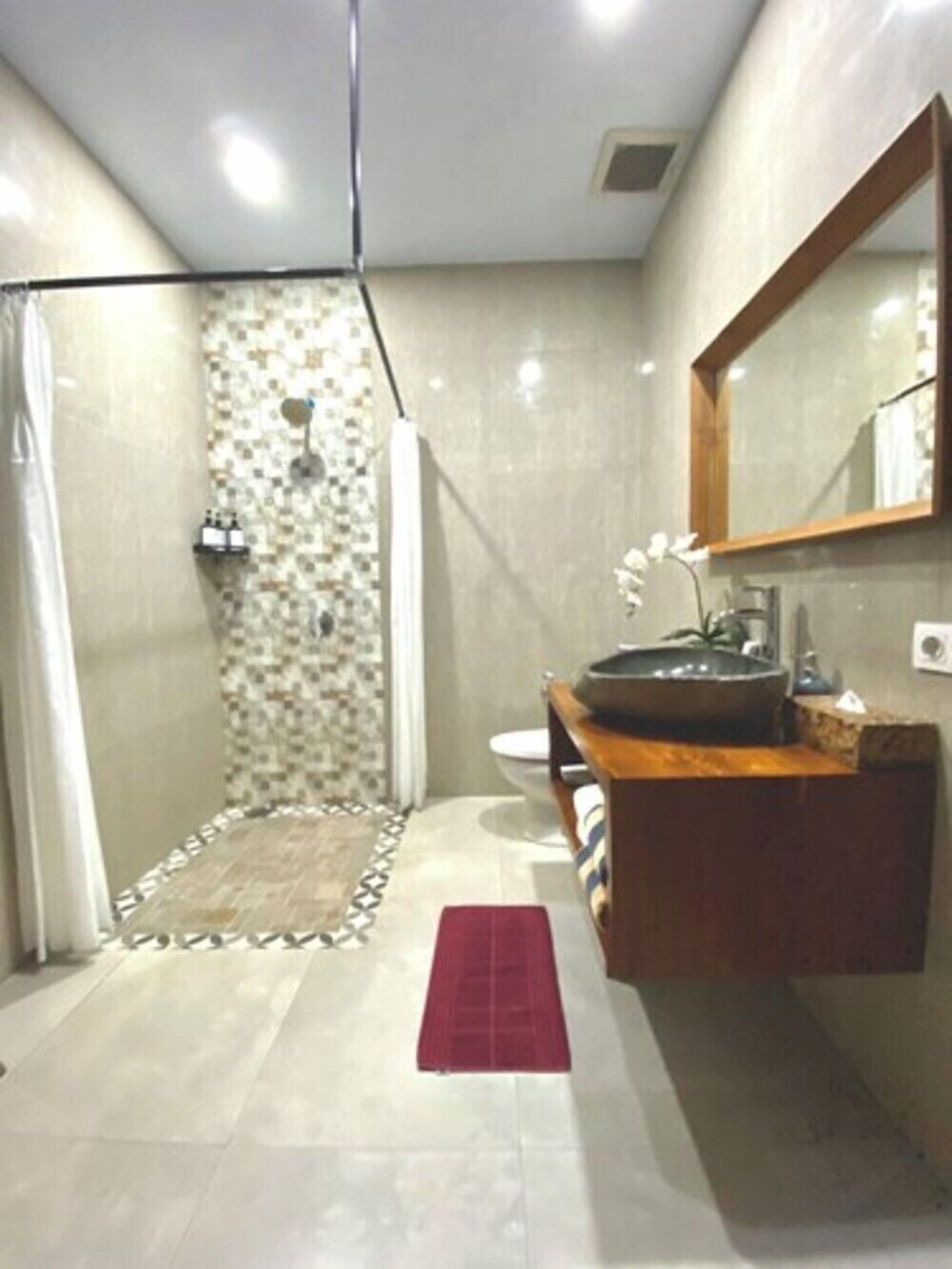 蜜月別墅 | 浴室 | 免費梳洗用品、風筒、浴袍、拖鞋