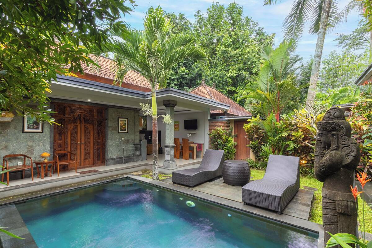 Private pool