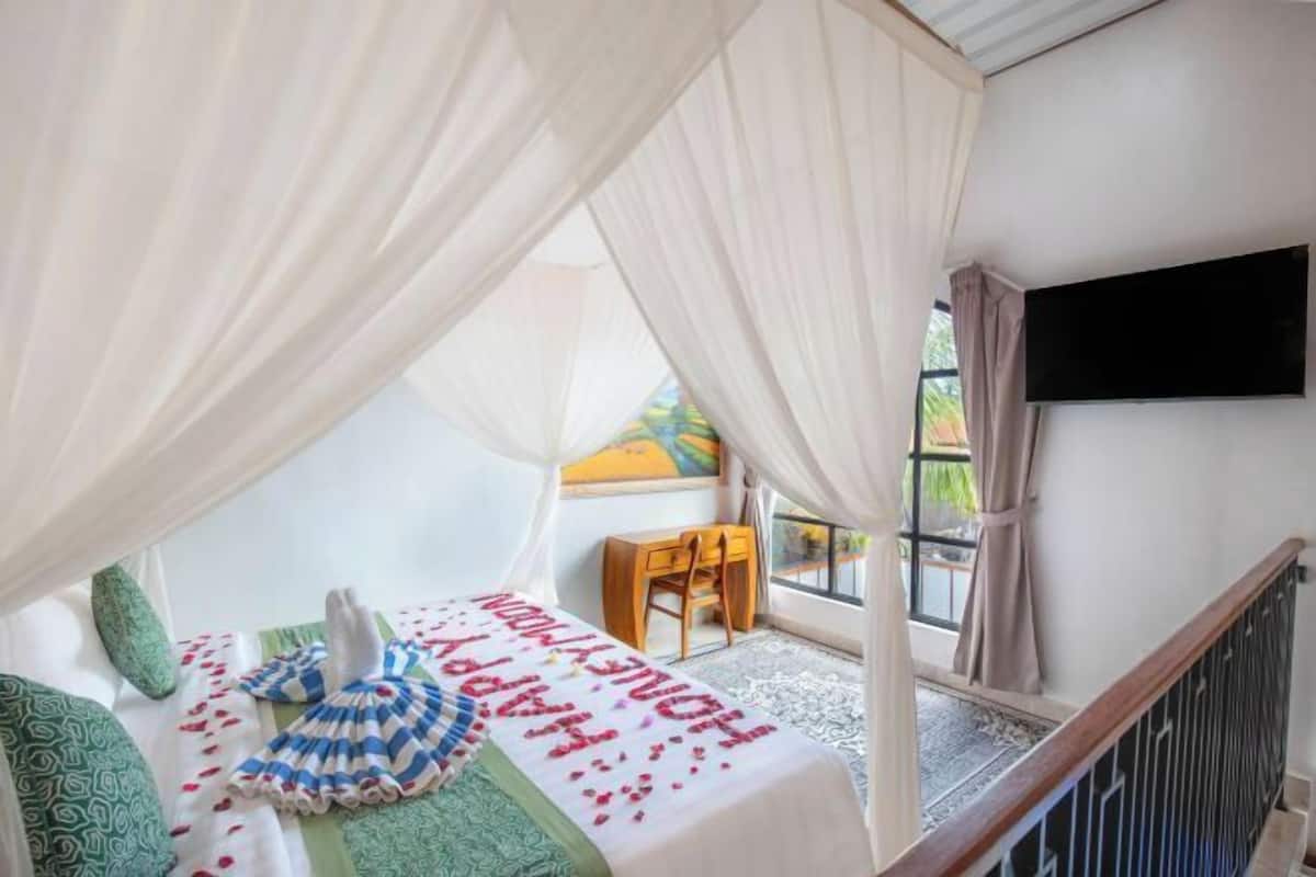 1 bedroom, premium bedding, memory foam beds, in-room safe