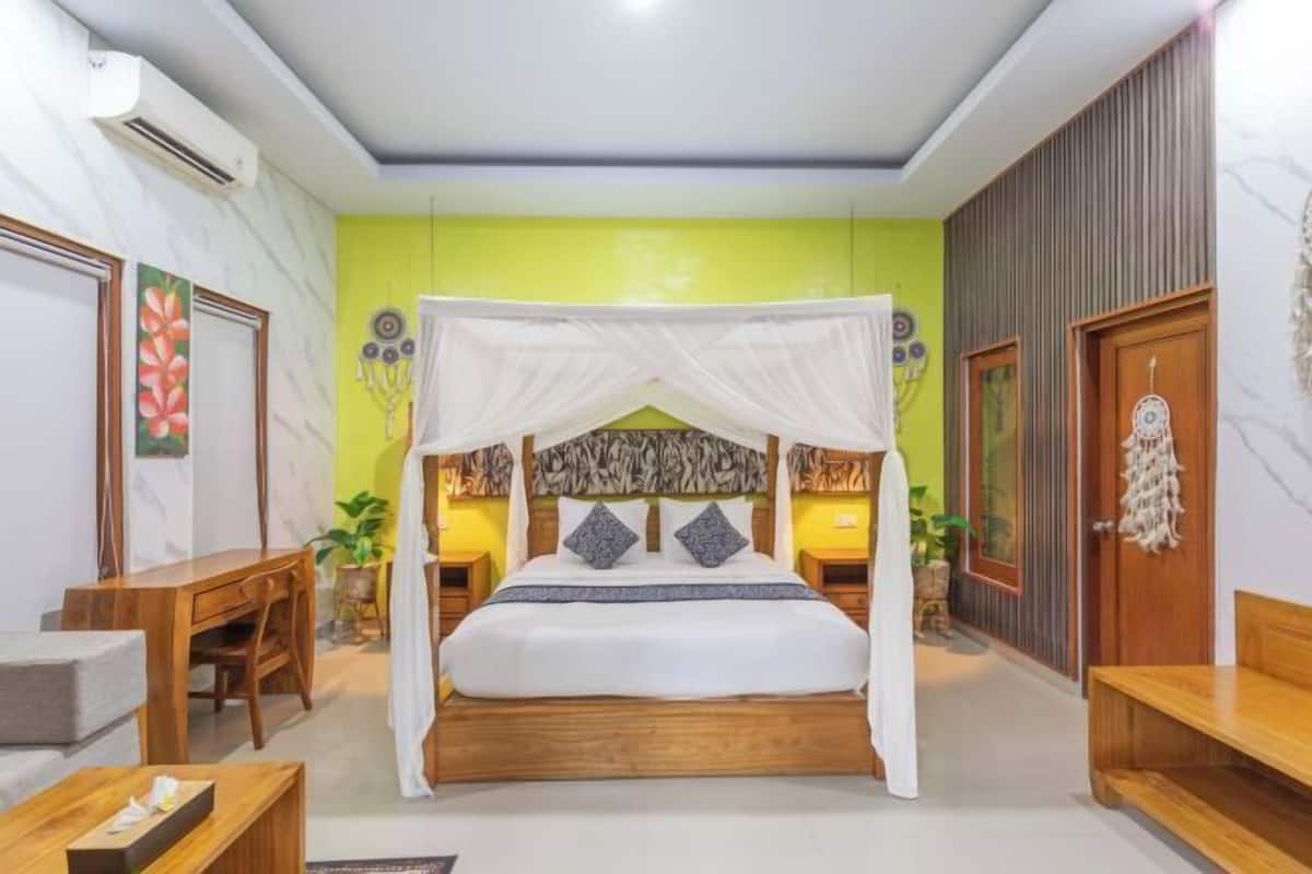 1 bedroom, premium bedding, memory foam beds, in-room safe