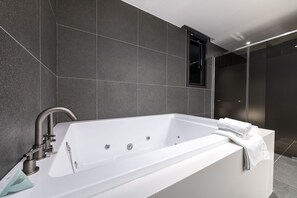 VIP | Free WiFi - TheOne Hotel (Sacheon)