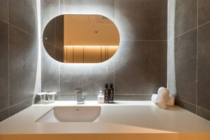 Room - TheOne Hotel (Sacheon)