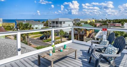 Multi-Family Beach House, Ocean Views, 2 min Walk to Beach, Restaurants, Shops! $300 in Free Tickets