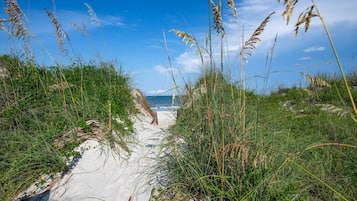 Plage à proximité, serviettes de plage, kayak
