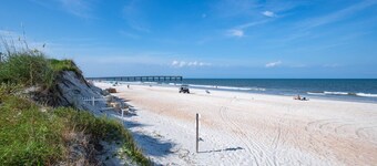 Steps to Beach! Suite Bedrooms, Walk to Restaurants, Shops, and Ocean Pier, $300 in Free Tickets!