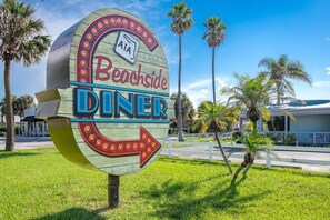 Property grounds - Amazing Ocean Views, Steps to Beach, Walk to Restaurants, Shops, and Pier! $300 in Free Tickets! (St. Augustine Beach)