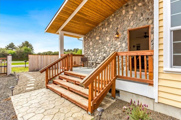 House | 2 bedrooms - Cobblestone Cottage in Ocean Shores (Ocean Shores)