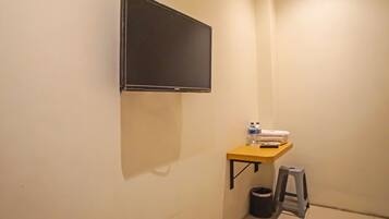 Family Room | 1 bedroom, bed sheets