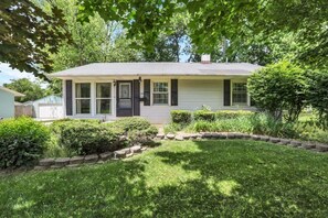 Exterior - Electric Ave. - 3 BDR and Hot Tub (Westerville)