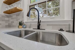 Interior - Electric Ave. - 3 BDR and Hot Tub (Westerville)