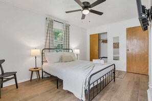 Unclassified image, 4 of 43, button