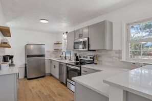 Unclassified image, 3 of 43, button