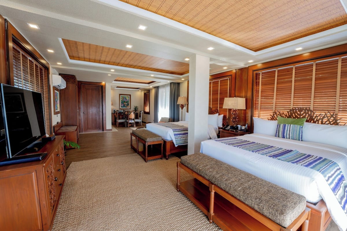 Literie de qualité supérieure, surmatelas, minibar, bureau