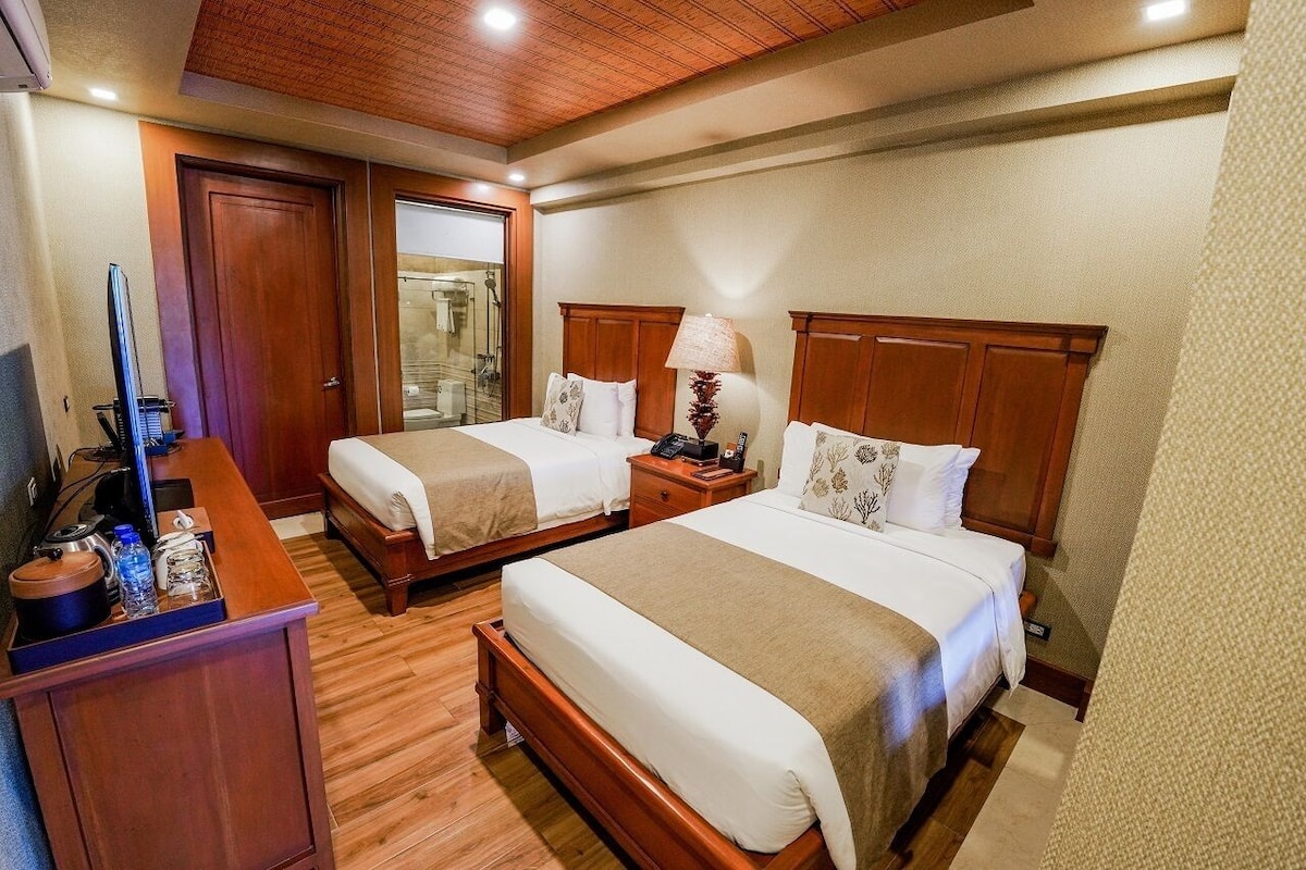 Literie de qualité supérieure, surmatelas, minibar, bureau
