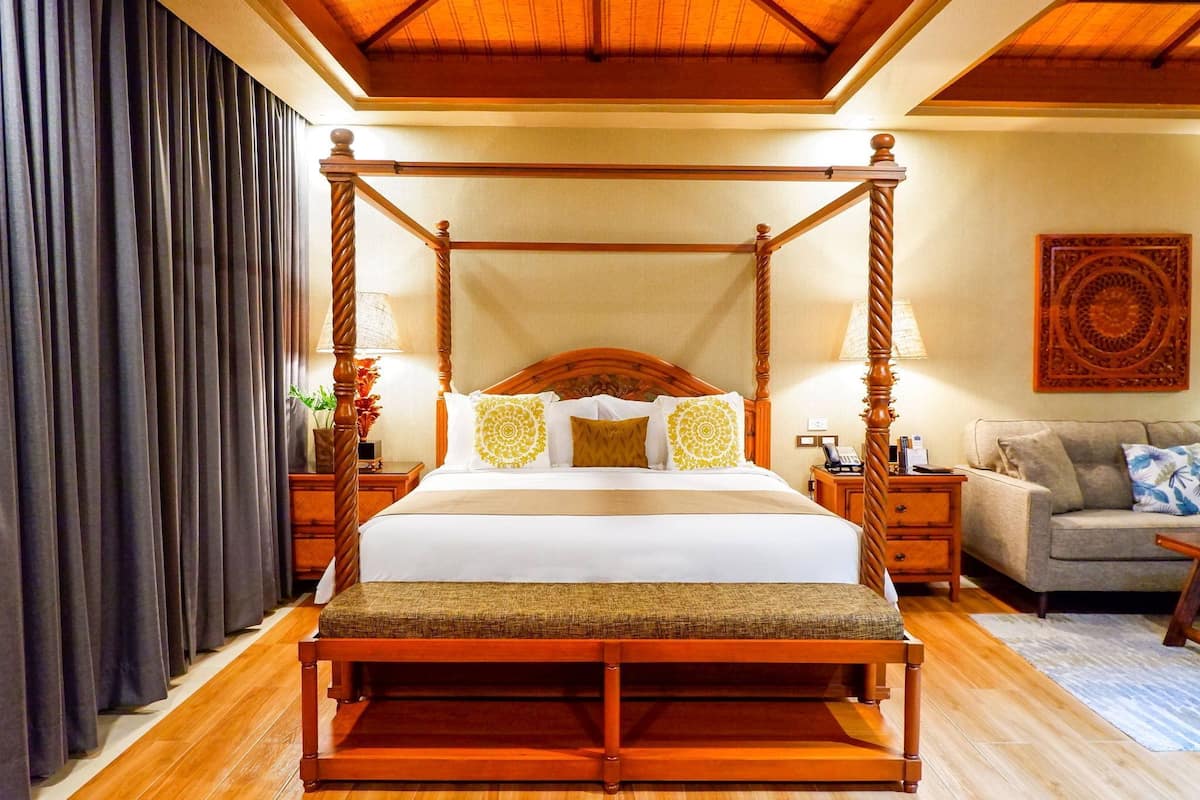 Literie de qualité supérieure, surmatelas, minibar, bureau