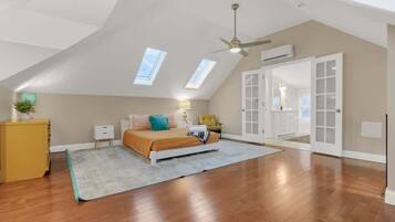 2 habitaciones, escritorio, tabla de planchar con plancha y wifi