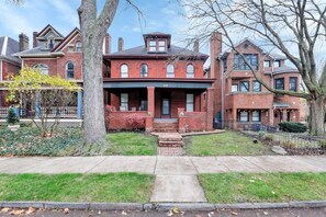 Exterior - The Goodale Overlook - 2 Bed 3 Bath (Columbus)