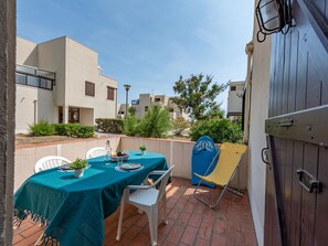 Outdoor dining - Lovely apartment for 3 guests with WIFI, TV and terrace (Le Barcarès)