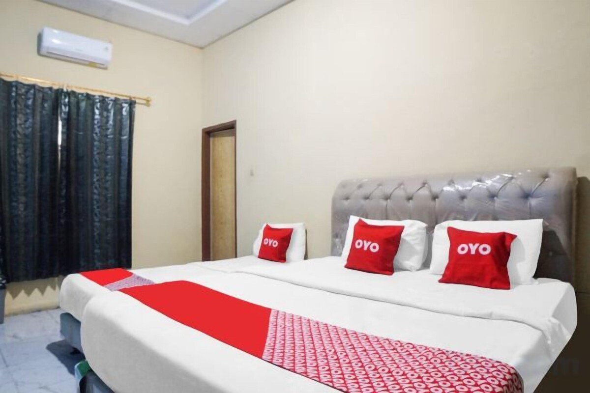 Espaço de trabalho para notebook, Wi-Fi de cortesia, roupa de cama