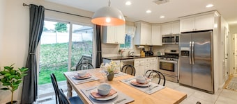 Glen Cove Vacation Rental < 1 Mi to Downtown!