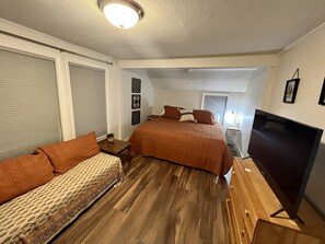 3 quartos, ferros/tábuas de passar roupa, Wi-Fi, roupa de cama
