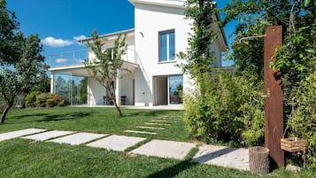 3 bedrooms
