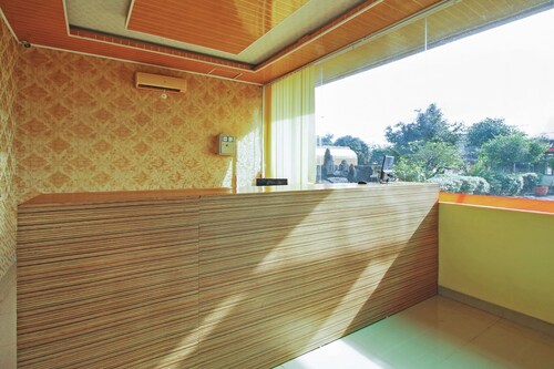 OYO 2596 Homestay Hj. Suharti