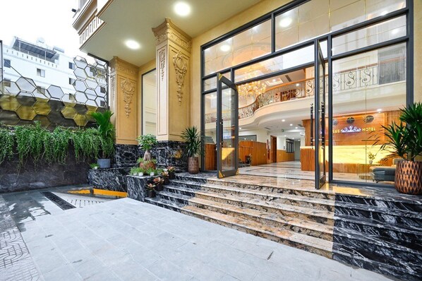 Exterior - PLUS VUNG TAU HOTEL (Ho Chi Minh City)