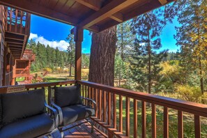 Property grounds - Peaceful Condo | Hot Tub-Private Beach | Sleeps 8 (Zephyr Cove)