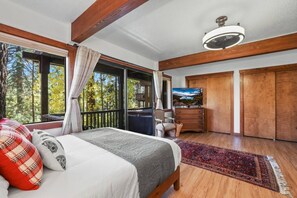 3 bedrooms, desk, WiFi, bed sheets - Peaceful Condo | Hot Tub-Private Beach | Sleeps 8 (Zephyr Cove)