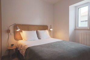 1 habitación, tabla de planchar con plancha, wifi y ropa de cama 