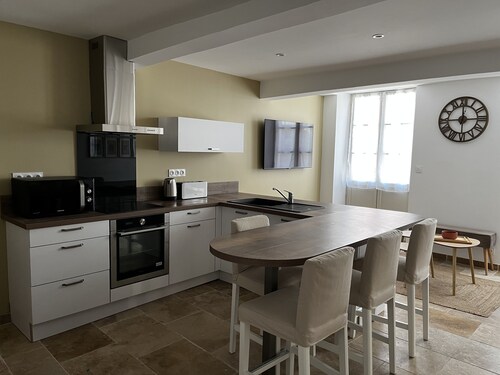 Plein centre - Climatisé - Proche cité médiévale