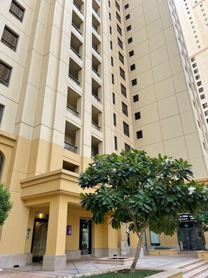 ด้านหน้าที่พัก