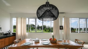 Villa, 3 chambres | Salle à manger