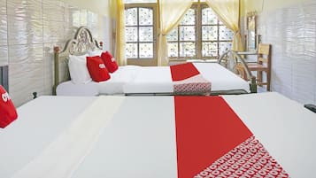 Family Suite | 1 bedroom, desk, laptop workspace, free WiFi