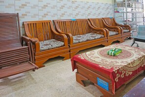 Lobby - Hotel O Putih Mulia Homestay Syariah (Lumajang)