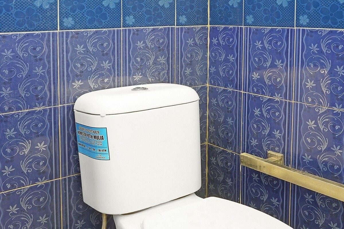 Badezimmer | Dusche, Handtücher, Seife, Shampoo