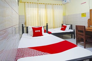Habitación Deluxe con 2 camas individuales | Escritorio, espacio para trabajar con un portátil, wifi gratis
