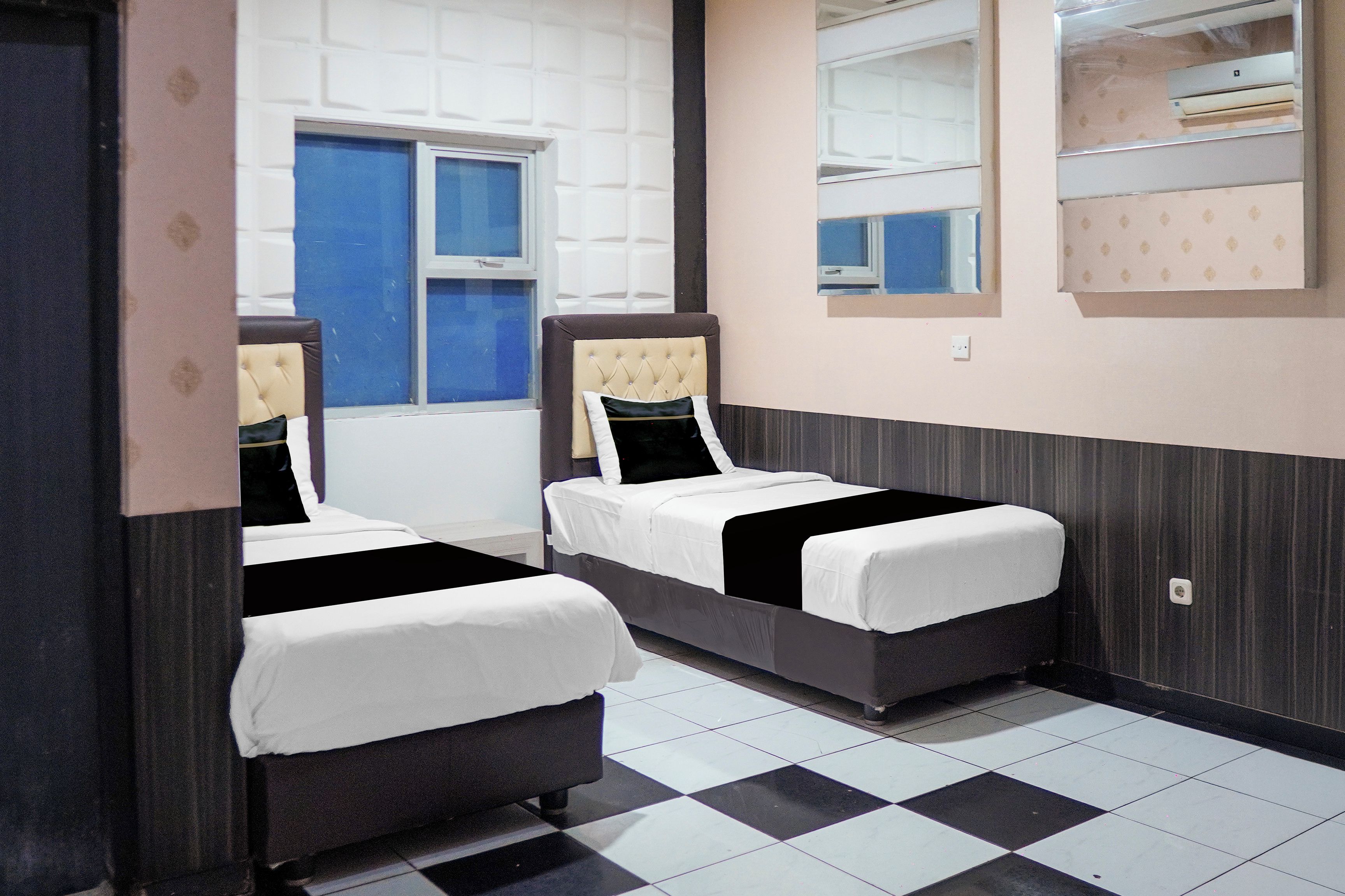 Foto - Super OYO 4010 Zaara Guest House Syariah