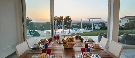 5 bedrooms