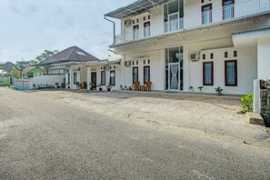Front of property - Capital O 92358 Pondok Amak Syariah (Padang)