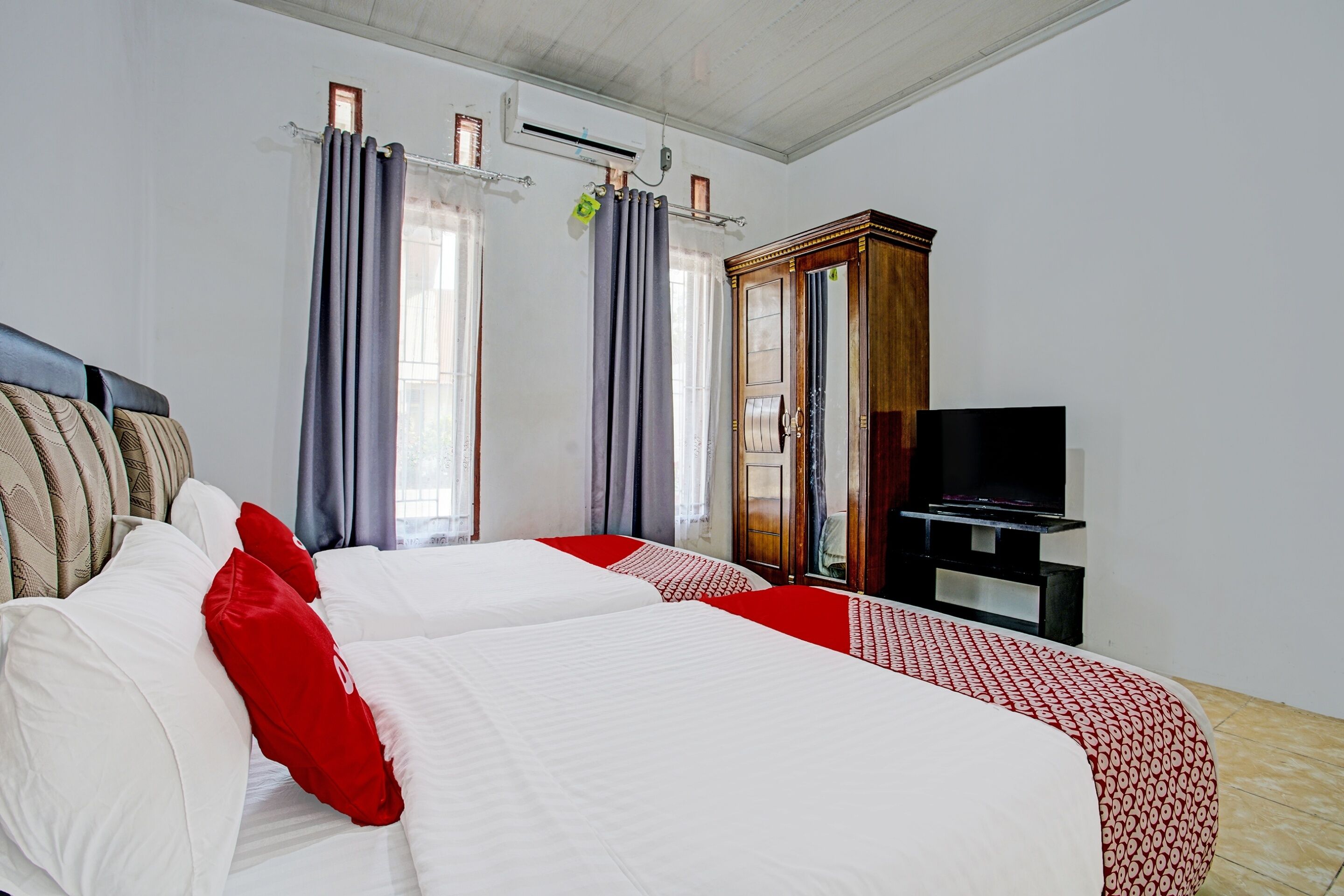 Deluxe Twin Room | Meja, ruang kerja komputer riba, Wi-fi percuma, cadar katil 